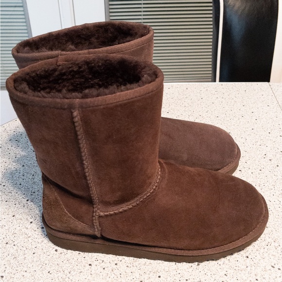 Uggs brand new - Picture 2 of 5
